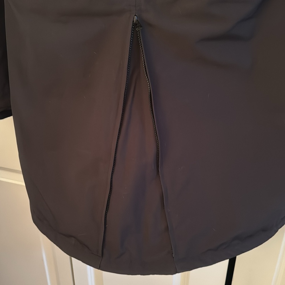 Canada goose jacket - Picture 7 of 16